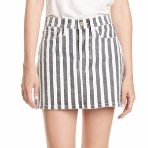 NWT $190 FRAME Le Mini Beatnik Gray and White Stripe Denim Skirt in size 25!